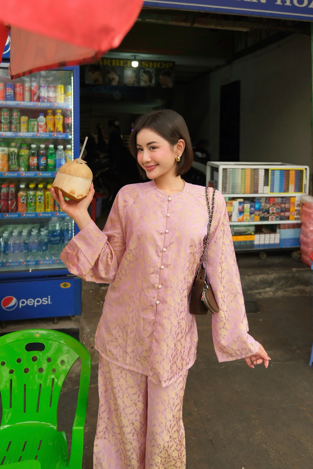 UYỂN TÍM