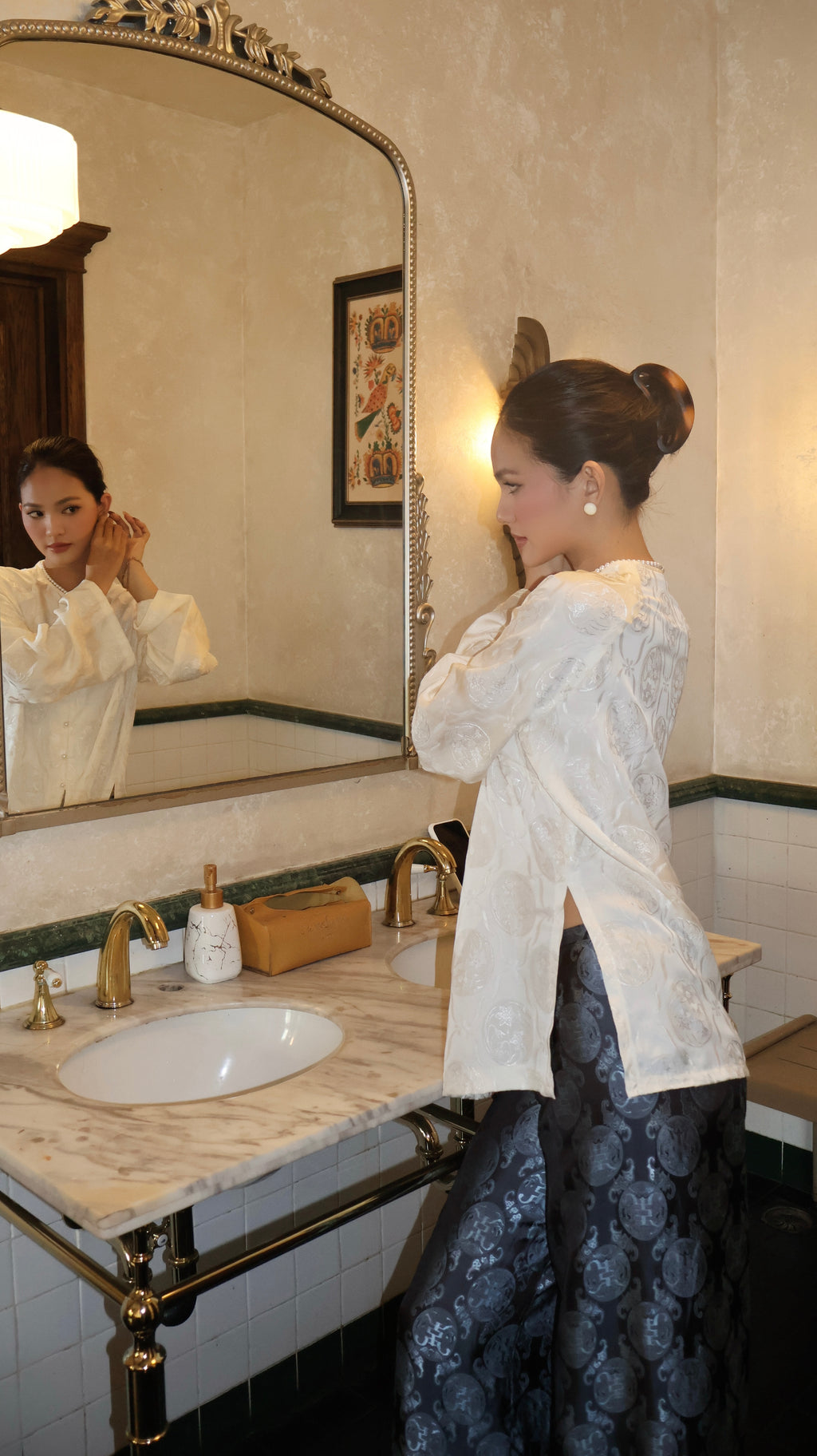 NGUYỆT KHÔI