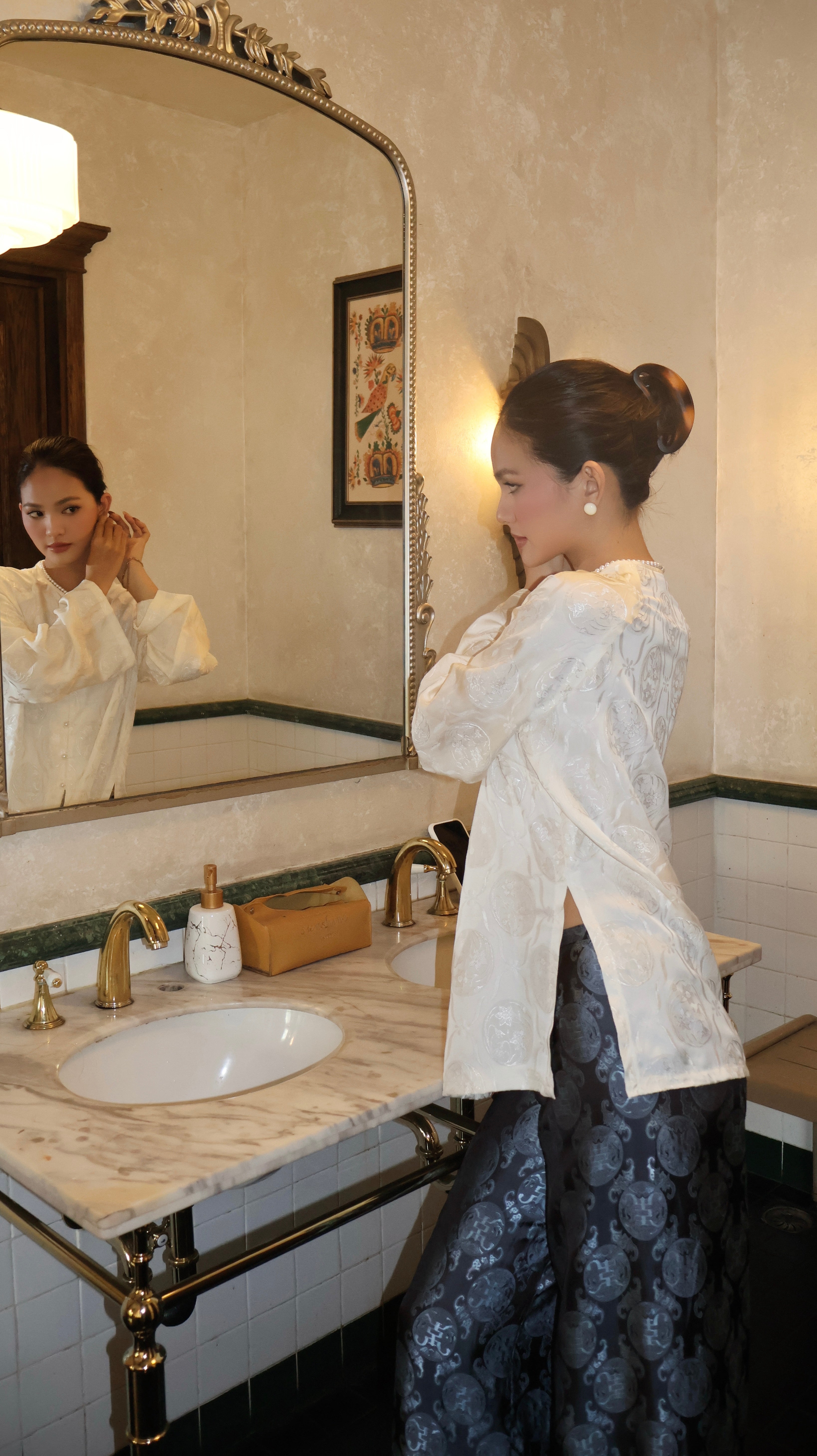 NGUYỆT KHÔI