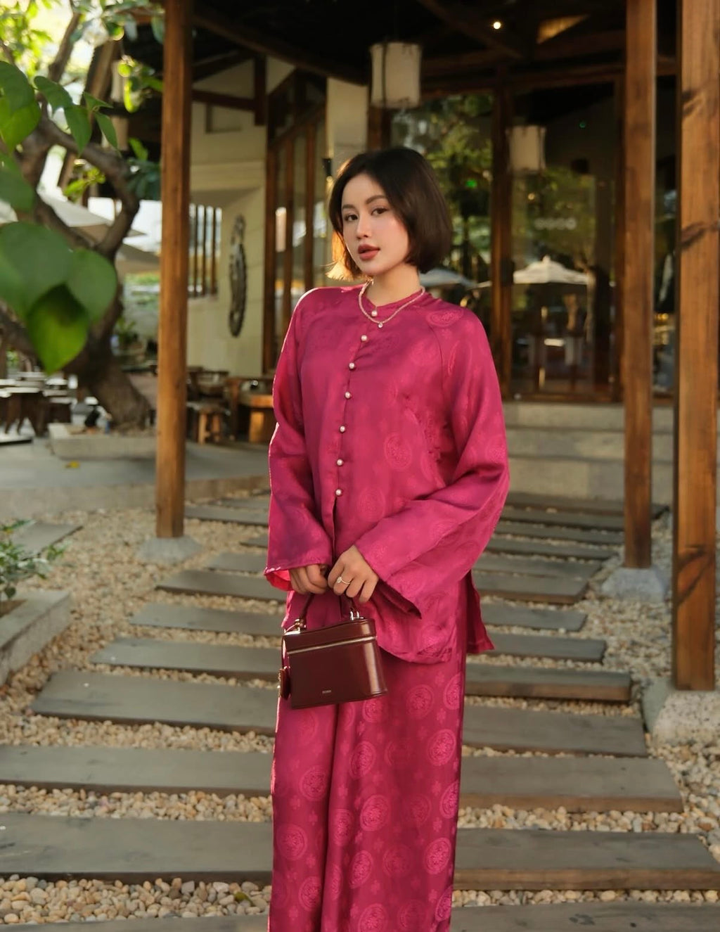 HỒNG NGỌC