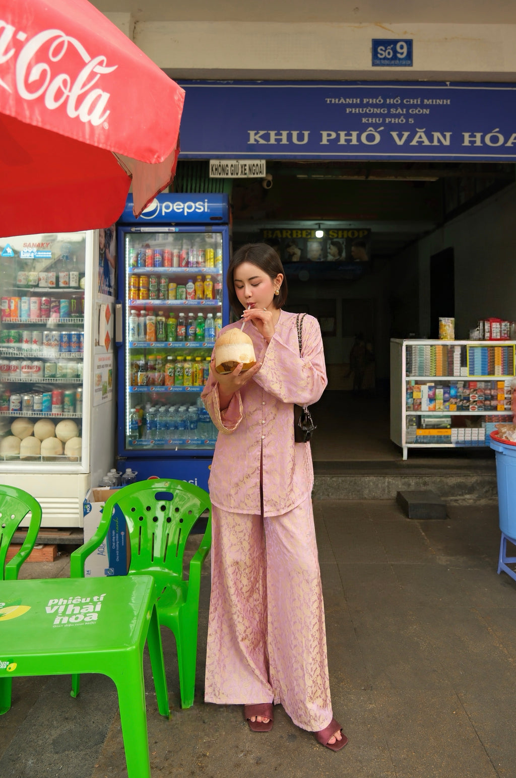UYỂN TÍM
