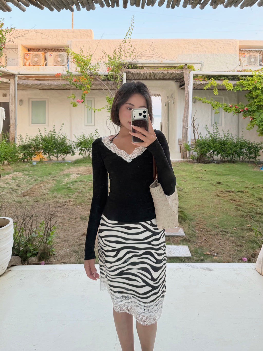 LACE VELVET TOP